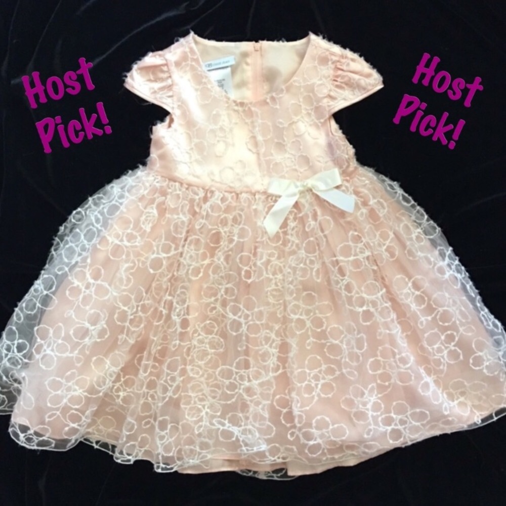 Little girl! Adorable dress in time for Easter